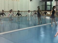 -西安小天鹅艺术团(曲江Alice店)