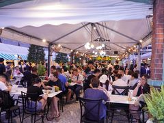 -席娜卡琳火车铁道夜市