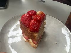 草莓椰子蛋糕-Wagas沃歌斯(大学路店)