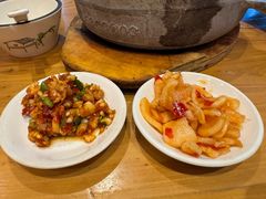 -帅巴人舅母子腊蹄民俗村