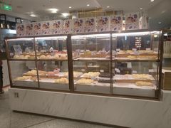 面包甜点陈列柜-奈雪的茶(新天地广场PRO店)