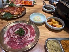 -汉城烤肉·黑金冠(华山路店)