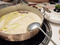-洪氏嗨捞·广东猪肚鸡·椰子鸡火锅(西咸万象城店)