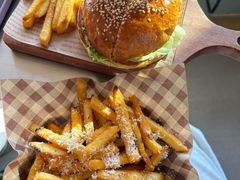 -三勾JJJ Burger&Coffee(梅溪湖店)