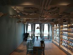 -猫的天空之城概念书店(北戴河蔚蓝海岸店)