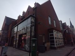 -钟书阁(松江泰晤士小镇店)