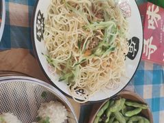 -老街烧烤大排档·地道湖北菜·龙虾馆(汉口火车站店)