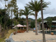 -腾冲洞山温泉村