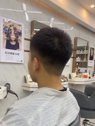 -秦·专注剪发