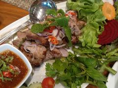 烤猪颈肉-Chom Cafe and Restaurant