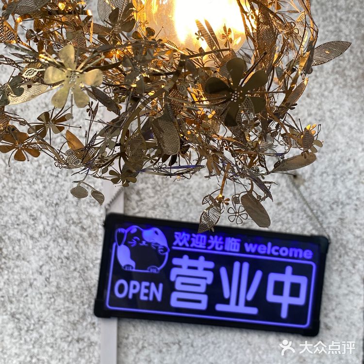 小巷里的新发现！氛围感咖啡店☕️转角咖啡