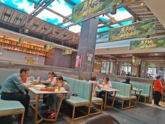 -阿瓦山寨·湘菜现炒·剁椒鱼头王(咸阳总店)