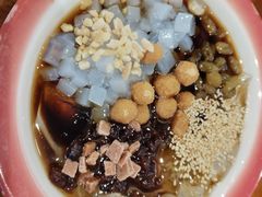 -爆炸头阿姨小四川正宗川味小吃(无任何分店)