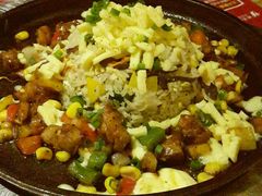 铁板鸡肉粒芝士捞饭-杯子红牛排(创意产业园店)