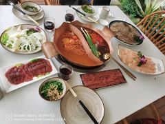 -墨居上隐·院子里火锅(峨眉店)