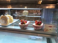-花花卷卷·鲜食蛋糕(静安久光百货店)