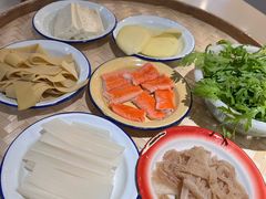 -老街称盘麻辣烫(东方新天地店)