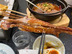 -何妹湿辣牛肉·粤式烧烤砂煲(桂雅路店)