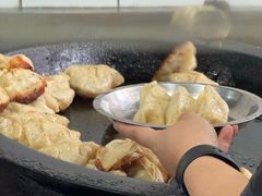 -黄阿姨锅贴大王(万航渡路店)