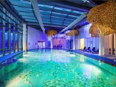 -上海滴水湖皇冠假日酒店