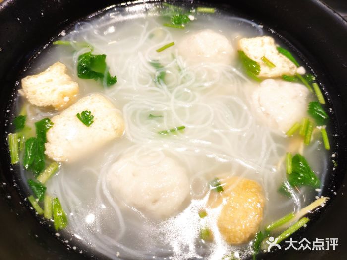 墨鱼丸千张包粉丝汤