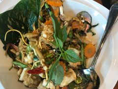 -Chom Cafe and Restaurant