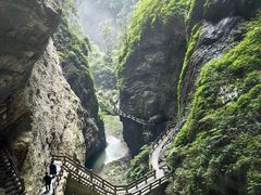 -龙水峡地缝景区