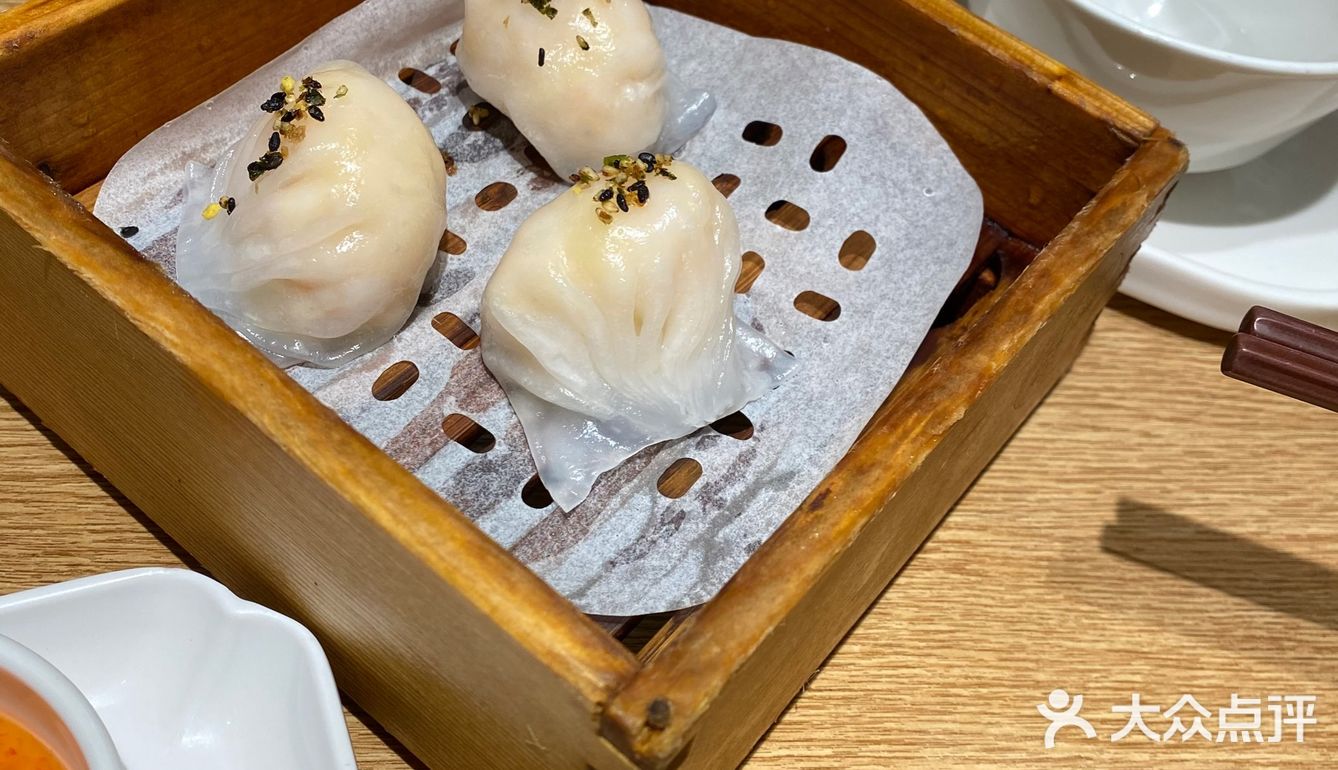 虾饺是有自己的特色味道的，虾肉也挺多的，可以一试