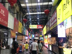 -泰龙城小吃街