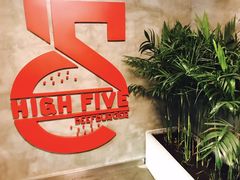 -HIGH FIVE哈福手工汉堡(桂林路店)