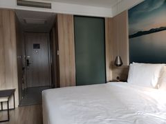 -杭州西湖湖滨银泰亚朵酒店