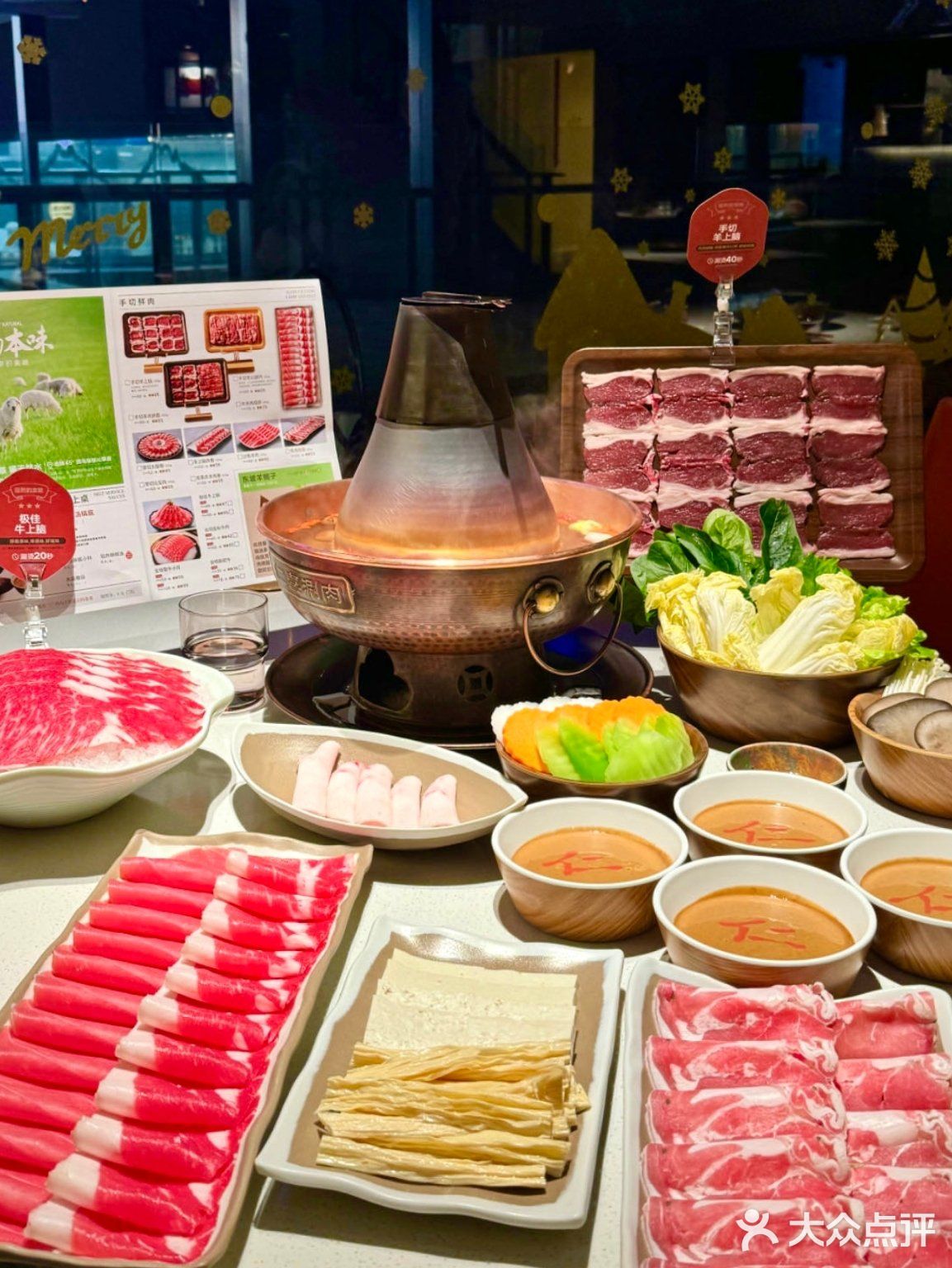  讲真的！在上海就吃过这一次正宗的山泉清水铜锅涮肉‼️
