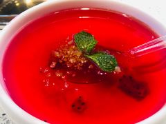 鲜火龙果冰粉-老佛爷铜炉蛙锅(海岸城店)