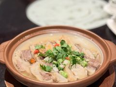 招牌清汤蹦砂牛腩-广州富力丽思卡尔顿酒店·丽轩·粤菜