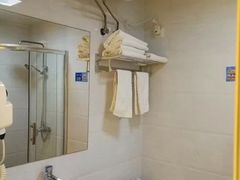 -速8精选酒店(北京工体三里屯春秀路店)
