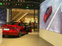 -TESLA 特斯拉(上海太古汇体验店)