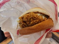 麦辣鸡腿堡-麦当劳(十字街店)