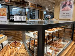 面包甜点陈列柜-七鲜超市(瑞虹天地太阳宫店)