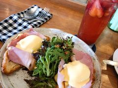 草莓冰茶-ROAST coffee & eatery