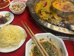 -山城年华老火锅(玉林店)