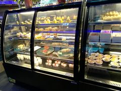 面包甜点陈列柜-乔哥铭洋海鲜自助(皇城恒隆广场店)