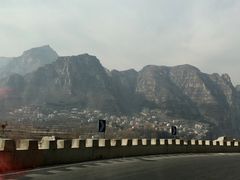 -百里峡七彩艺术小镇