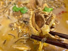 -雪乡人家东北菜·铁锅炖一切(高斯路店)