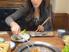 -明洞阿姨·韩式酱蟹烤肉·创意料理(三元桥店)