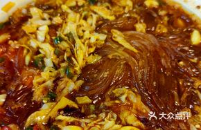 Braised Pork and Crystal Noodles in Clay Pot