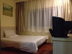 大床房-房间-全季酒店(大连星海公园店)