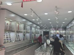 -朱师傅眼镜·蔡司·依视路·尼康(市先进店)