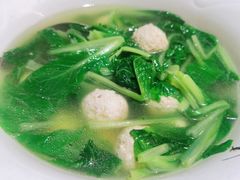 小白菜豆腐丸子汤-蔼若春.传承三十年云南菜(金碧公园店)