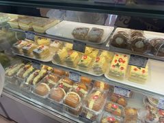 -白玉兰食品甜凤店(合生汇店)