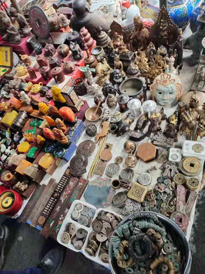 天心阁古玩城艺术品跳蚤市场-"天亲阁古玩跳骚一条街,无意之中路过真